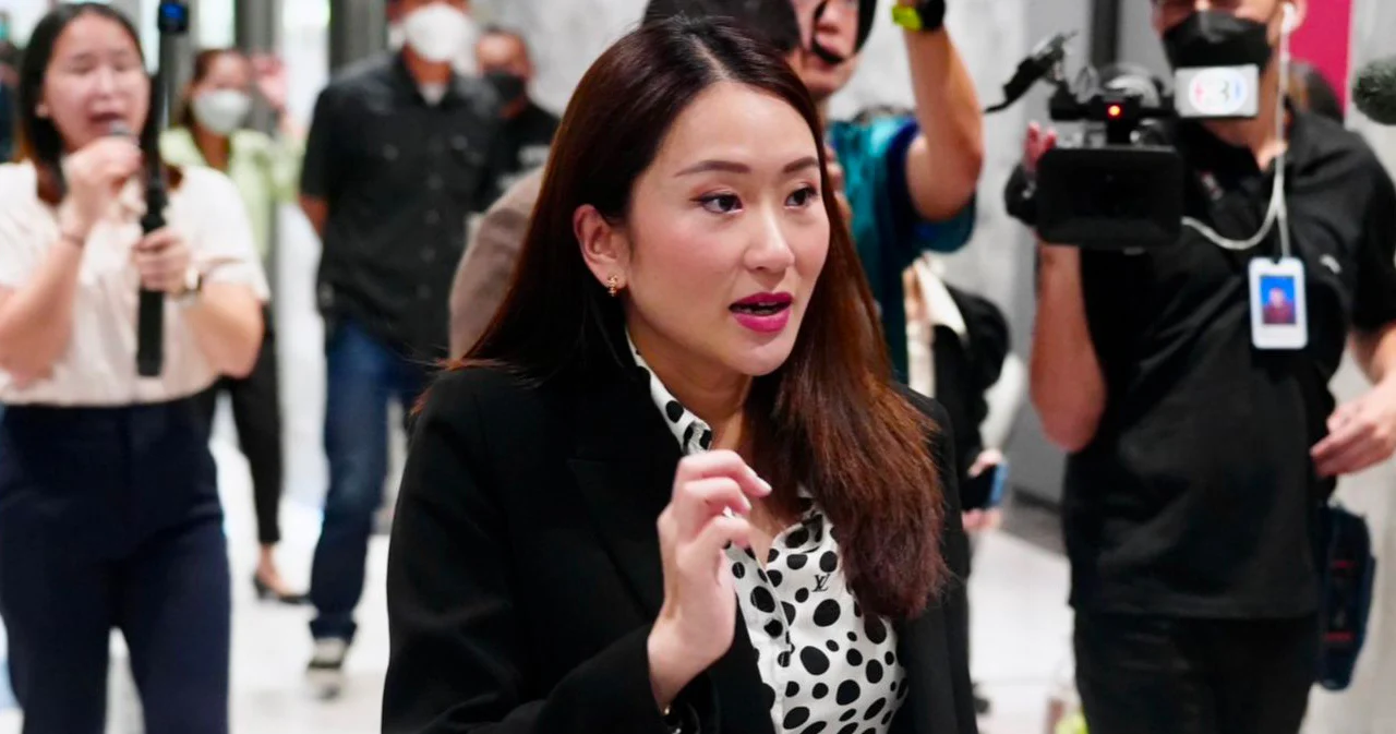 ‘แพทองธาร’ เผย ไม่มีแผนรับมือพลิกขั้ว ยืนยันยังคงหนุน-ให้กำลังใจ ‘พิธา’