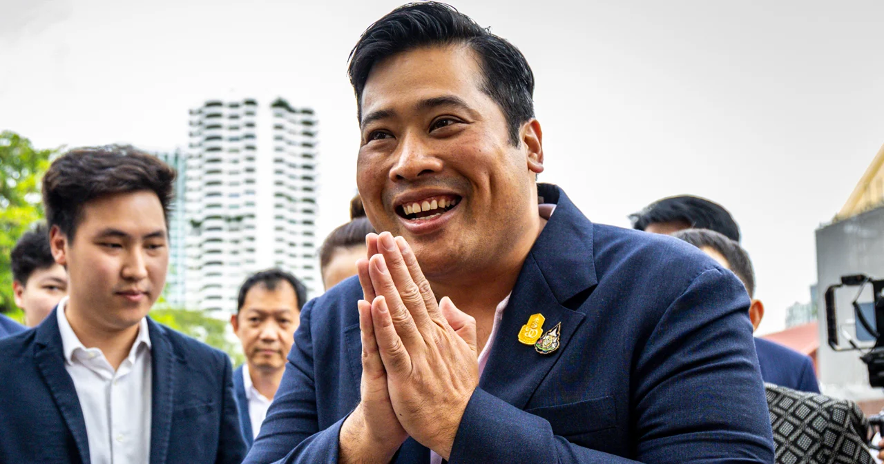 ‘ท่านอ้น’ เป็นเจ้าภาพทำบุญถวายภัตตาหารเพล ปล่อยปลา 1,000 ตัว วัดยานนาวา