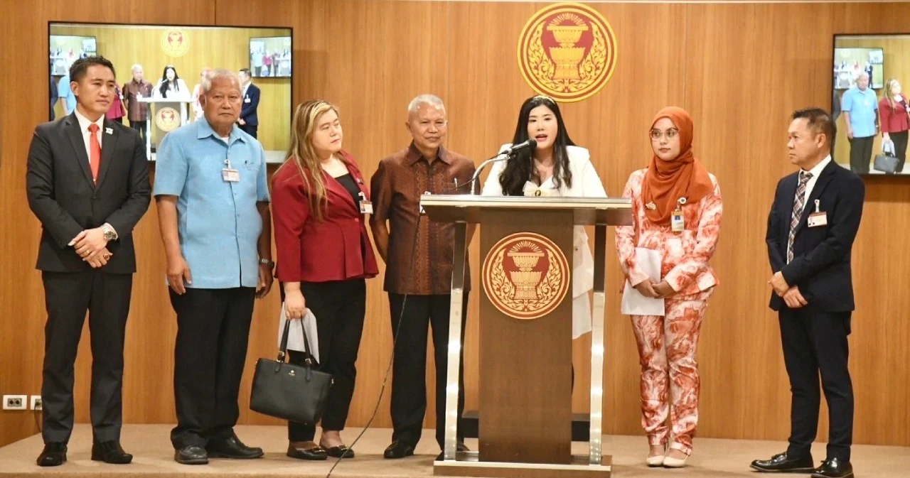 ‘กมธ.การศึกษา’ แนะรับฟังทุกฝ่าย กรณี #เลิกบังคับแปรอักษร จตุรมิตร เผย 4 ปมปัญหาน่าเป็นห่วงนักเรียน