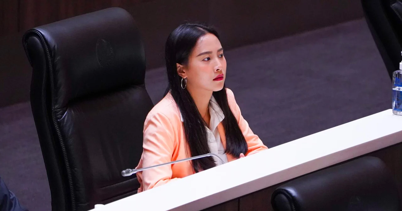 ศาลรธน. มีมติเอกฉันท์ พ.ร.บ.คอมฯ ม.14 ไม่ขัดรัฐธรรมนูญ หลัง ‘ไอซ์ รักชนก’ โต้แย้งในคดีอาญา
