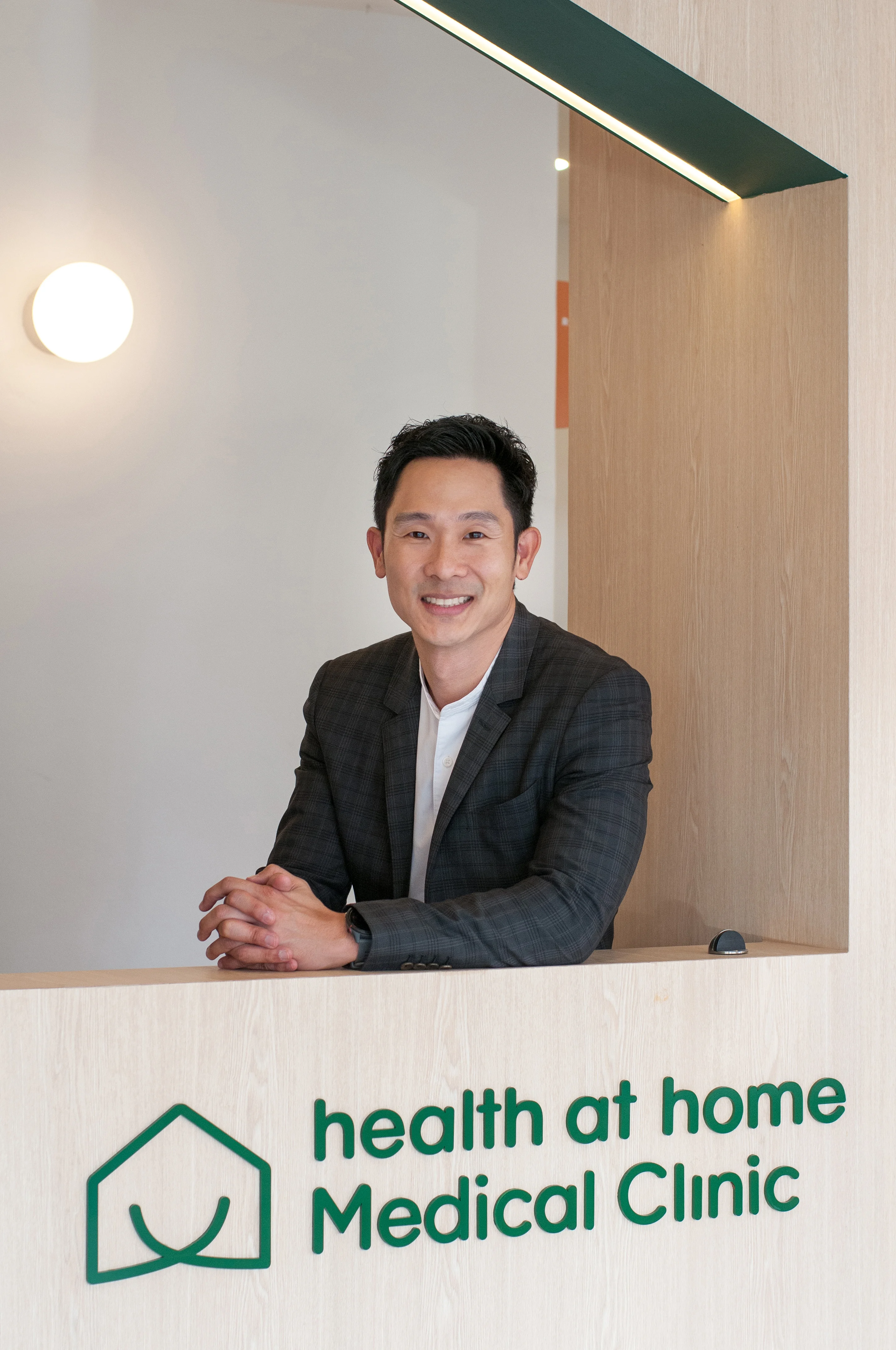 นพ.คณพล ภูมิรัตนประพิณ (หมอตั้ม) CEO & Co-Founder ของ Health at Home