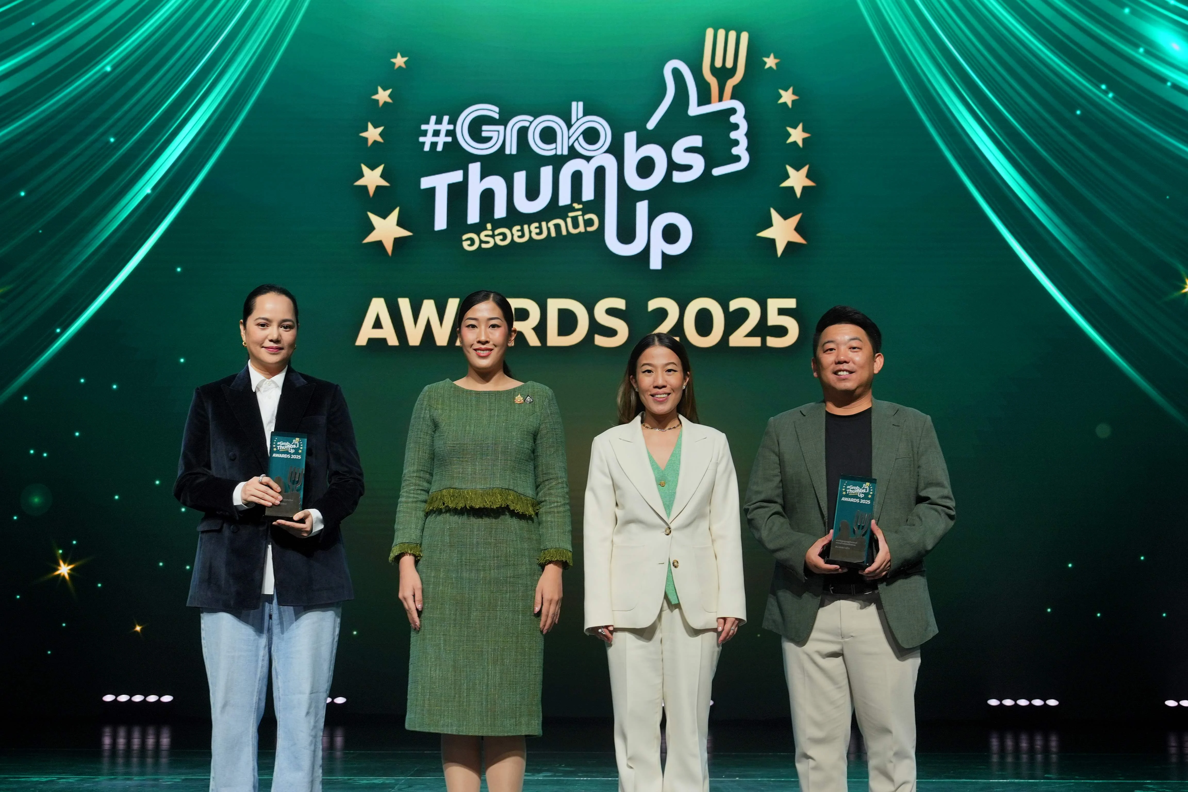 แกร็บฟู้ด จับมือ วธ. ดันซอฟต์พาวเวอร์อาหารไทย ในงานประกาศรางวัล #GrabThumbsUp Awards 2025
