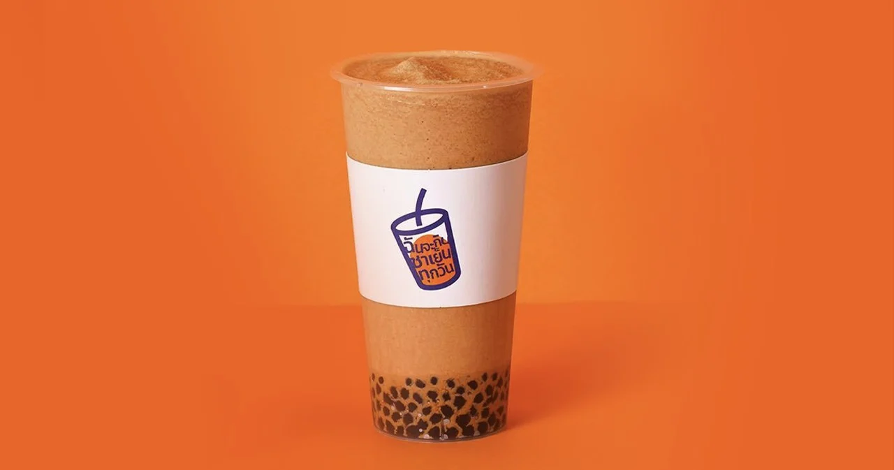 ถอดความสำเร็จ 2 ปี 1 ล้านแก้ว กับ ‘วิว – พันธ์ทิพย์ ดีเจริญ’ เจ้าของร้าน ‘ฉันจะกินชาเย็นทุกวัน’