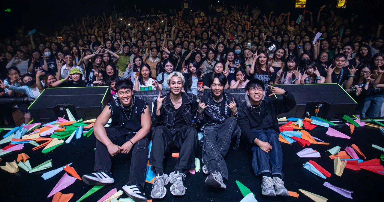 [ประมวลภาพ] Paper Planes เสิร์ฟความเดือด จัดคอนเสิร์ตเดี่ยวครั้งแรกในจีน